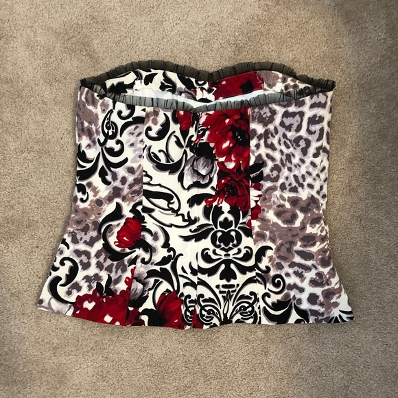 Women - Picture 2 of 2